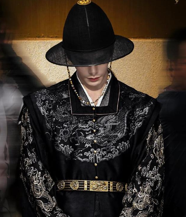 韩国网友炮轰中剧偷文化，简直是倒反天罡，横店不该让韩剧来取景