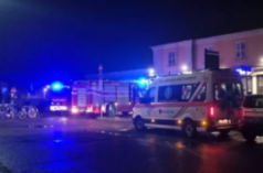 火车撞上3名穿越轨道的年轻人致1死2伤，多个班次取消和延误 ...