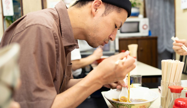 拉面已成日本国民美食！？年轻一代更易接受高价