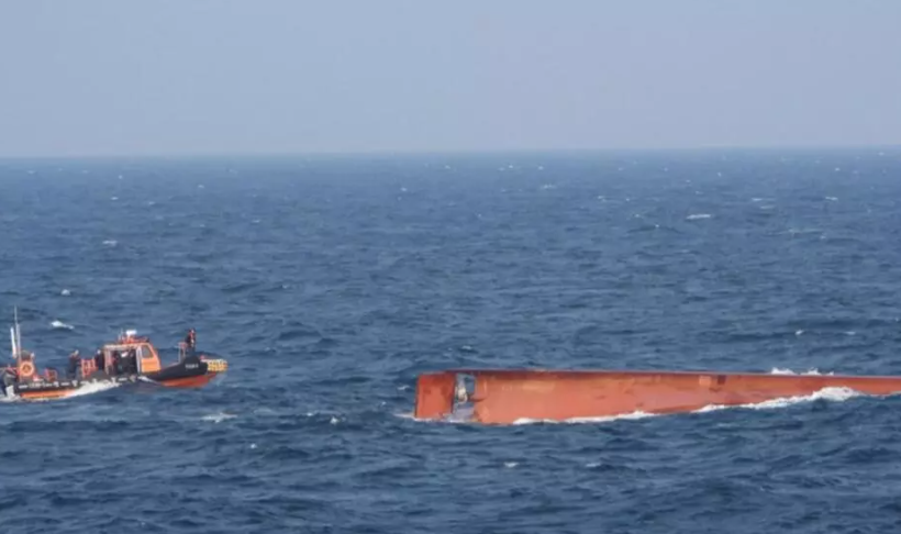 一中国渔船在韩国附近公海倾覆 已致2人死亡3人失踪