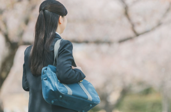 日本贫困家庭学费之外的负担也很沉重